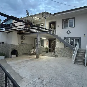 Happy House 1 Apartment